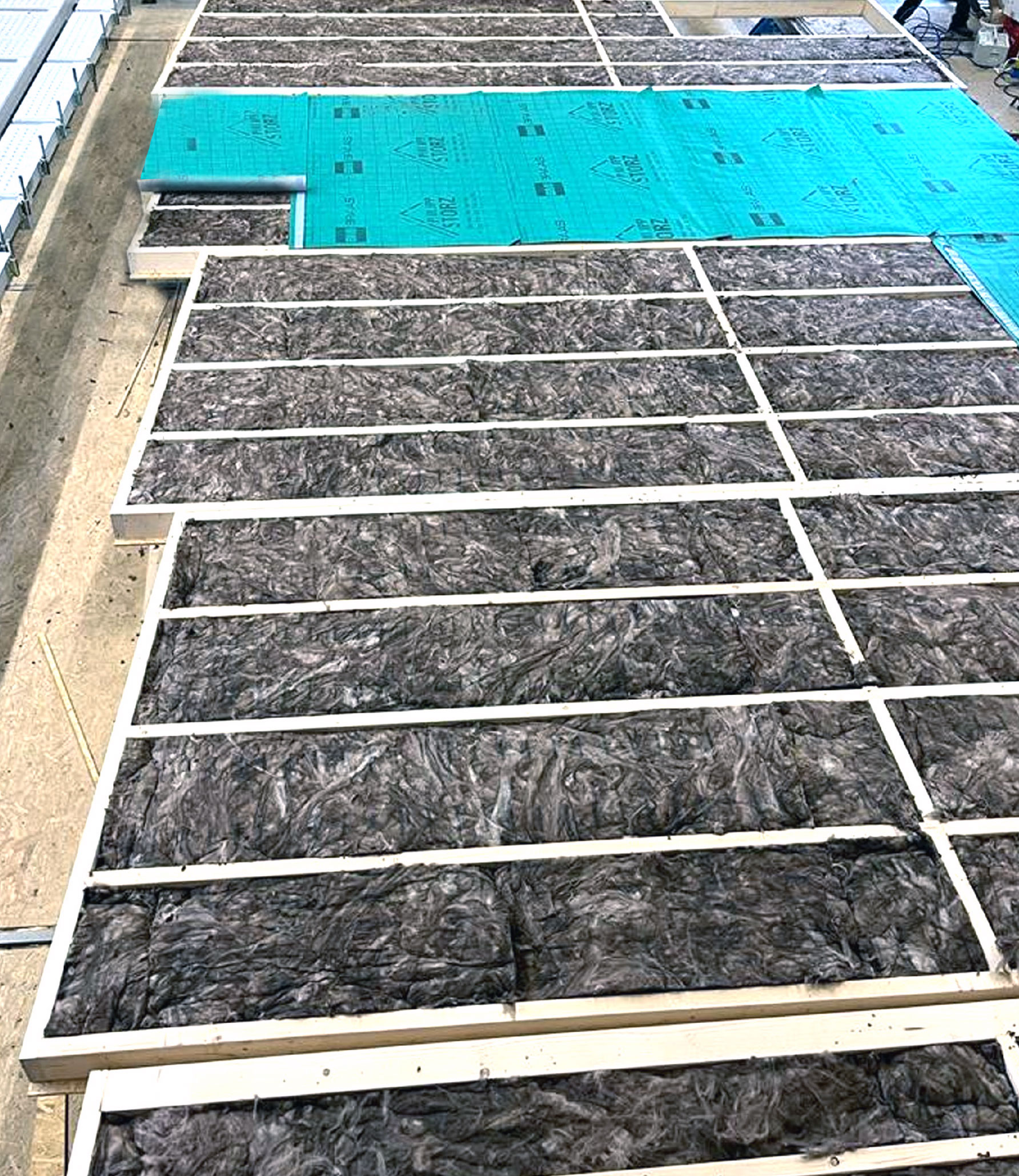 vorfertigung unter Dach von Holzelementen